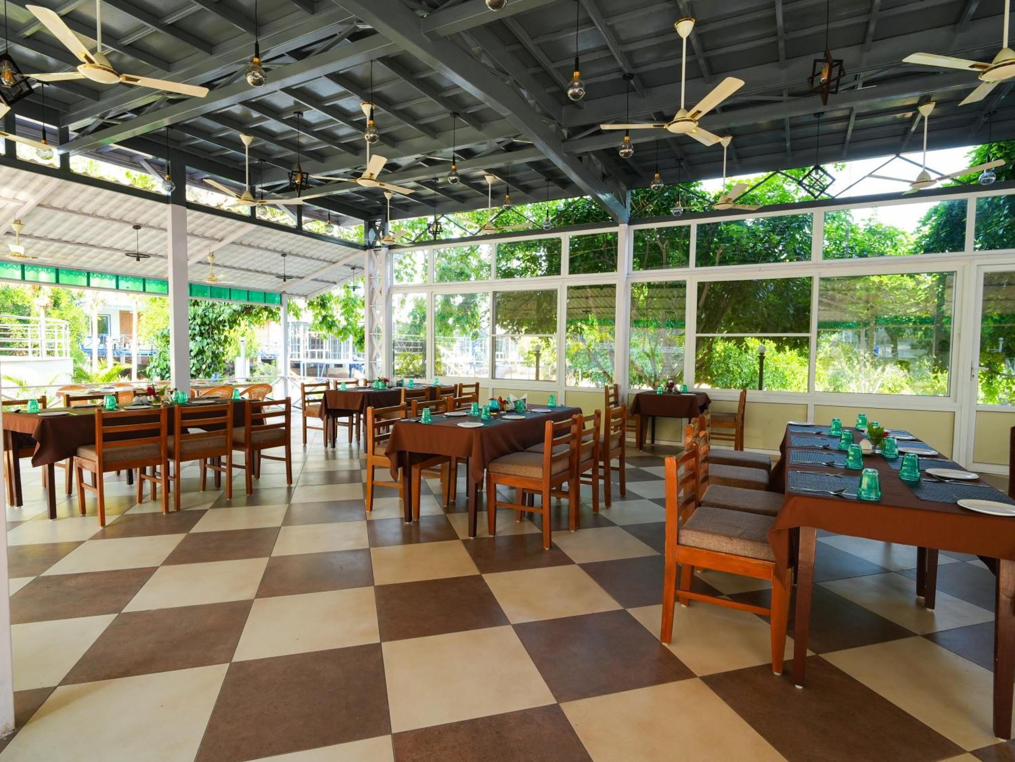 Mgm Whispering Wind'S Yelagiri Hotel Buitenkant foto