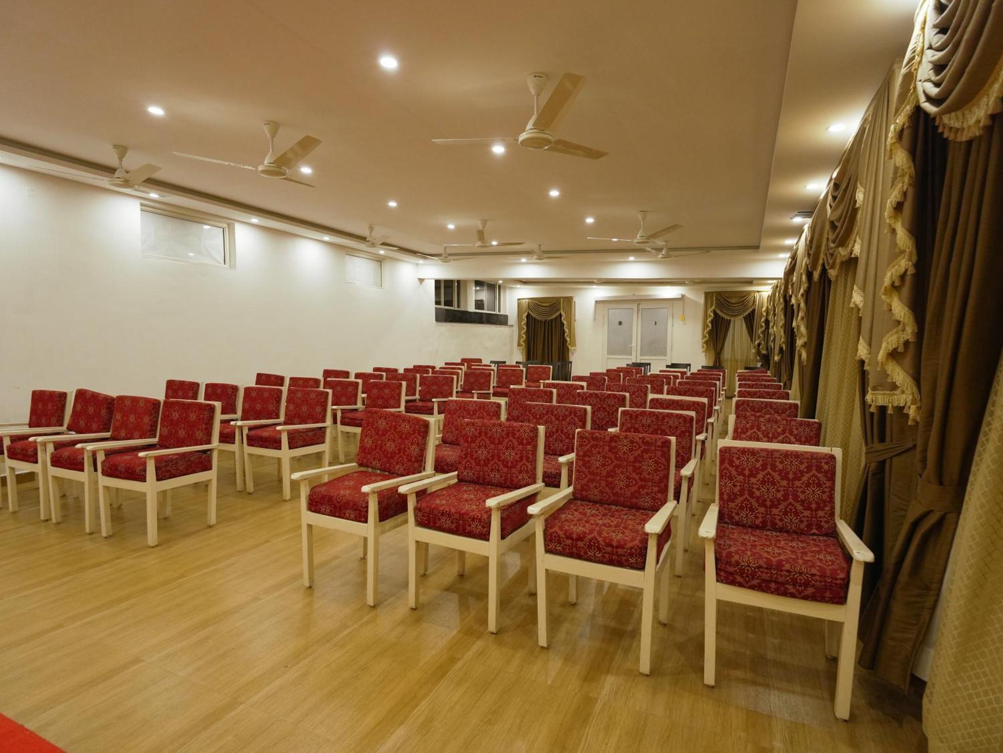 Mgm Whispering Wind'S Yelagiri Hotel Buitenkant foto