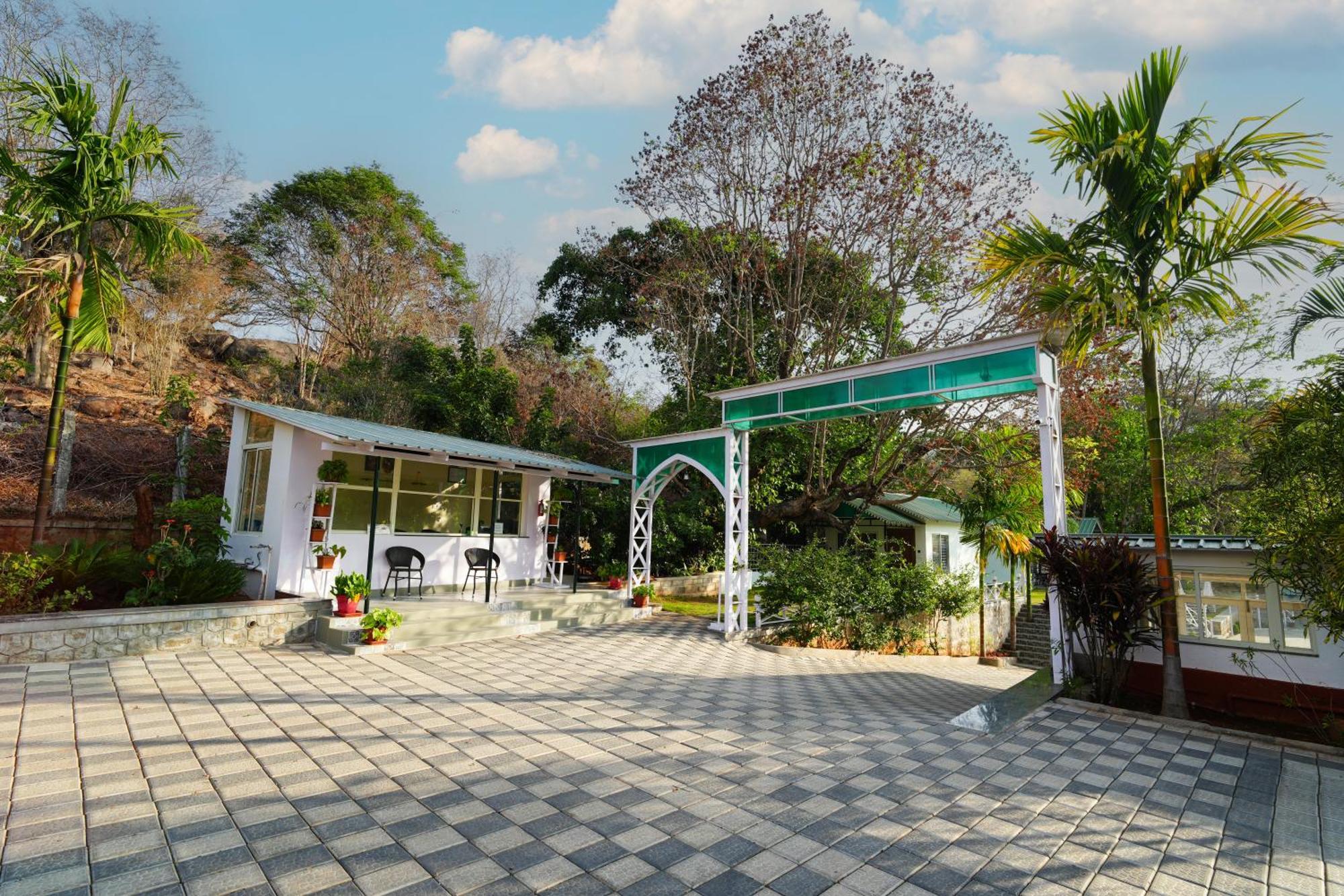 Mgm Whispering Wind'S Yelagiri Hotel Buitenkant foto